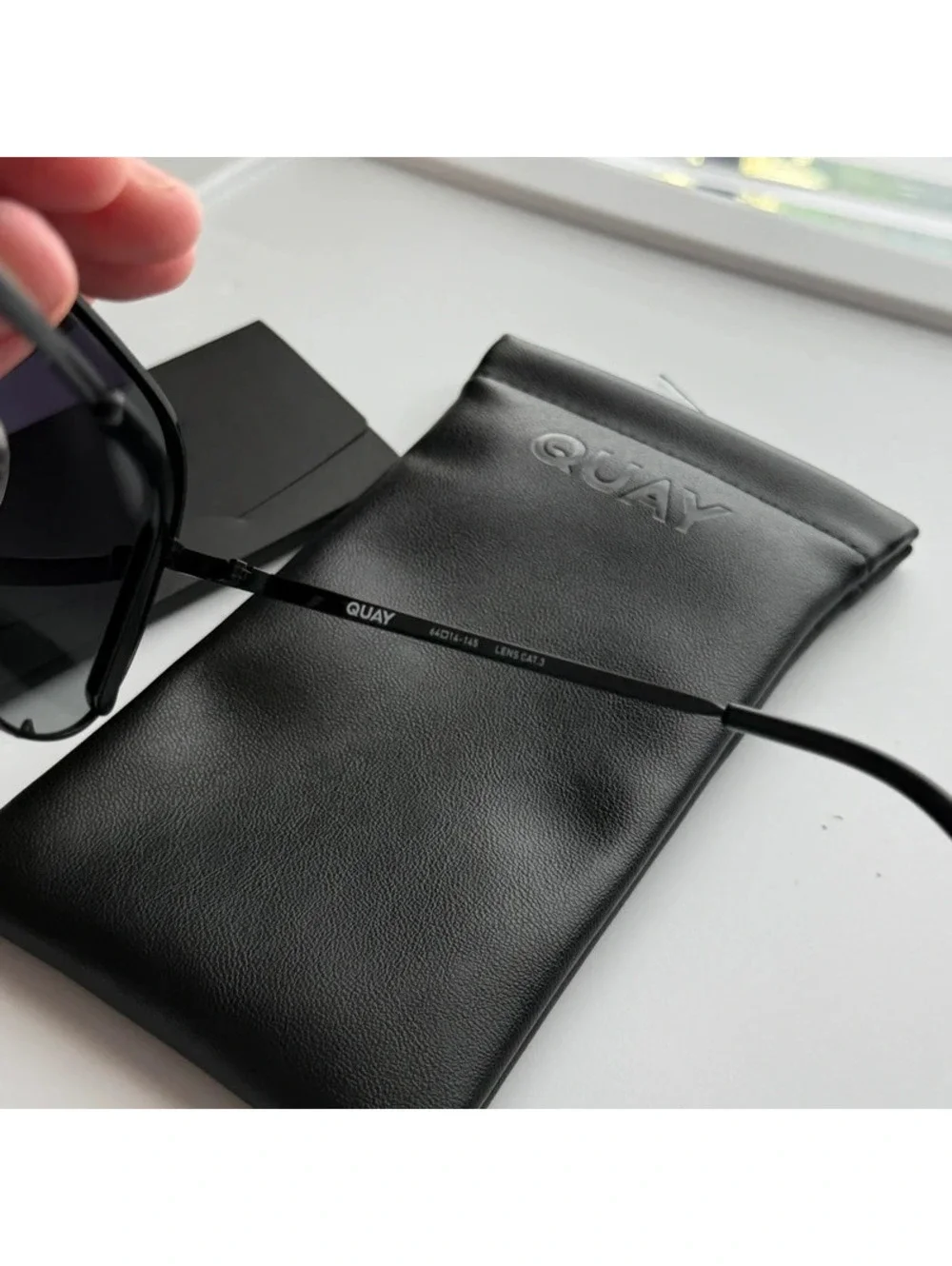 New Quay High Key Polarized Aviator Sunglasses in Black